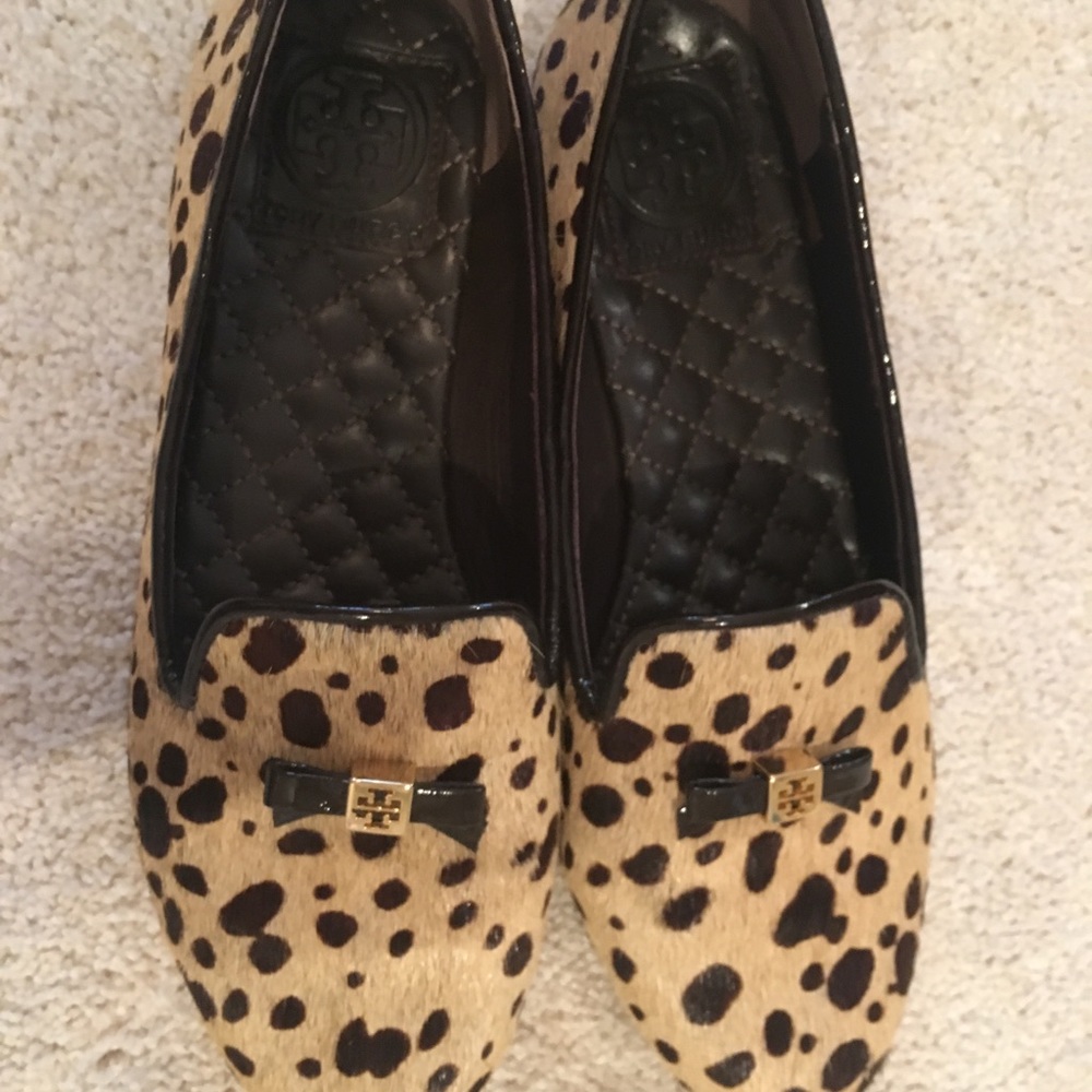 Tory Burch size 6 leopard loafers